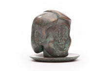 Load image into Gallery viewer, Subconsciente en una bandeja en bronce envejecido Subconscious on a Platter Aged Bronze
